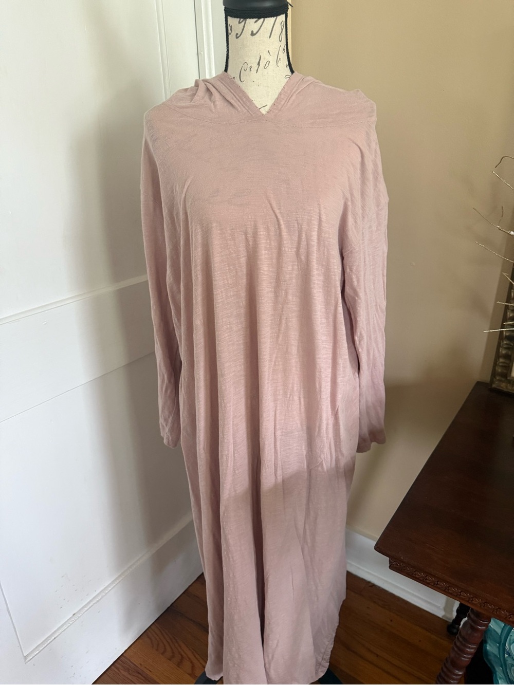 Magnolia Pearl Dusty Pink Hooded Graphic Long-Sleeve Shirt - Picture 7 of 7